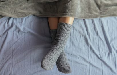 dormir-con-calcetines-1-e1741811013110