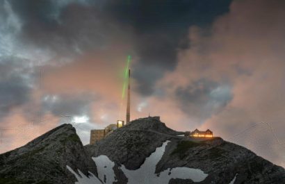 Consiguen desviar rayos con un potente láser dirigido al cielo
