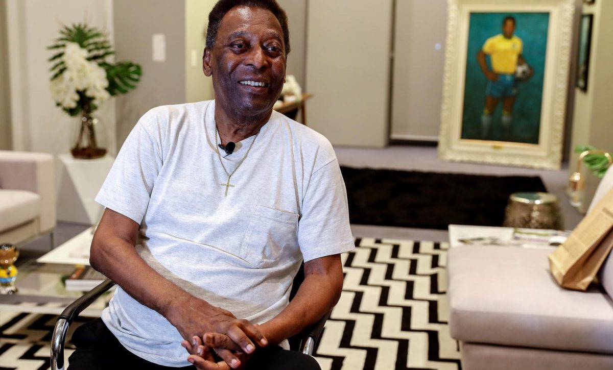 Hija de Pelé dice que su padre sigue "en la lucha"
