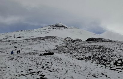 ecuador-al-menos-ocho-personas-estan-atrapadas-tras-avalancha-en-el-volcan-cotopaxi-1