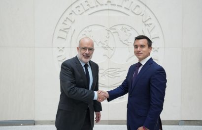 ecuador-aprueba-primera-revision-para-acceder-a-500-millones-del-fmi