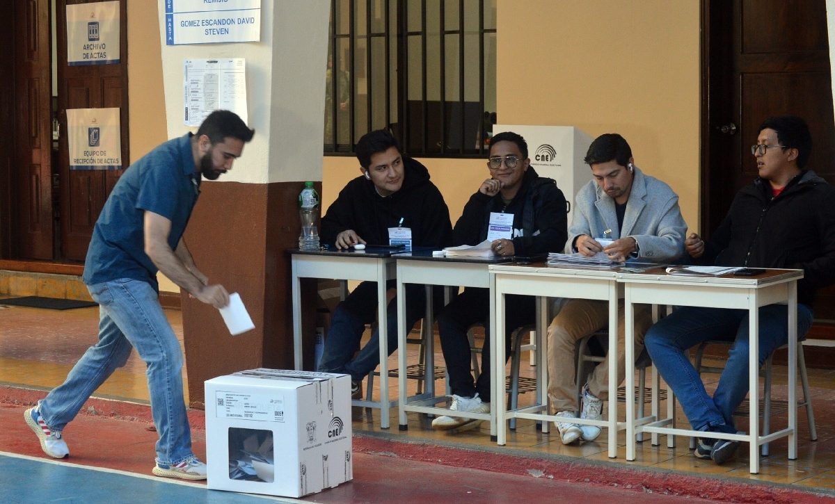 ecuador-esta-a-seis-meses-de-las-elecciones-generales-2025-en-las-se-elegira-a-un-binomio-presidencial-asambleistas-y-parlamentarios-andinos