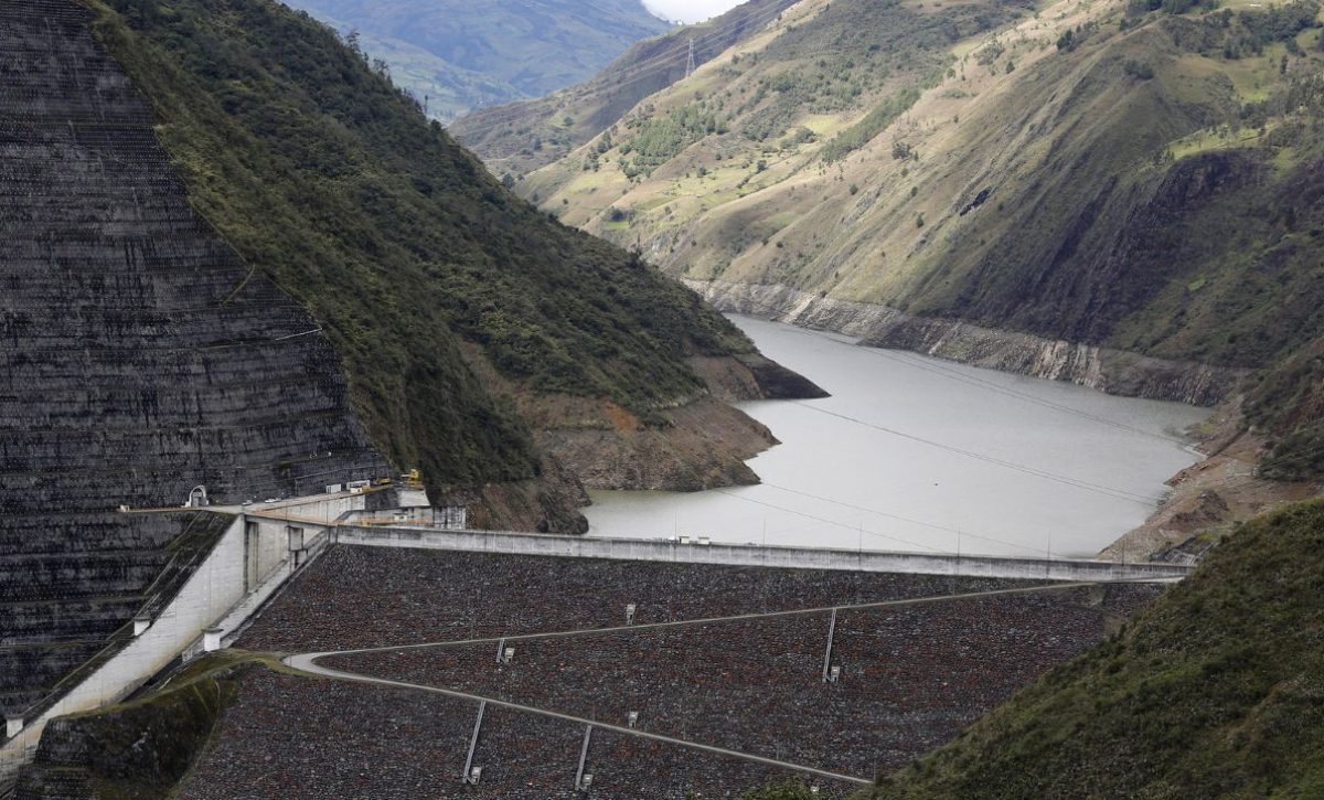 el-caudal-en-el-embalse-mazar-se-reduce-y-esta-a-cinco-metros-de-que-se-apague-una-turbina