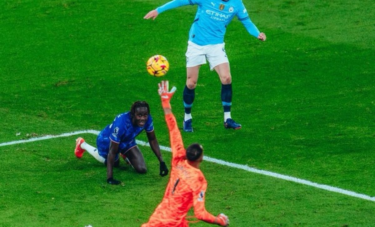 el-chelsea-del-ecuatoriano-moises-caicedo-empezo-ganando-en-su-visita-al-manchester-city-pero-termino-perdiendo-3-1