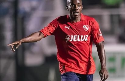 el-mediocampista-ecuatoriano-jhonny-quinonez-se-convirtio-en-el-nuevo-refuerzo-de-barcelona-sc-para-la-temporada-2025