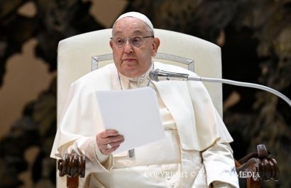 El Papa denuncia el "atroz" abuso infantil y pide no ser "cómplices" de la explotación laboral de menores