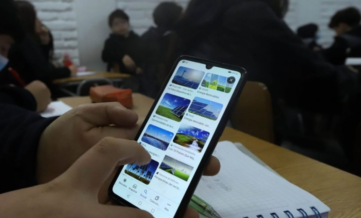 el-uso-de-celulares-en-las-aulas-de-clases-es-un-tema-que-ha-ido-ganando-espacio-en-varios-paises-del-mundo
