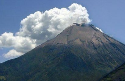 el-volcan-el-reventador-causa-caida-de-ceniza-en-napo-y-sucumbios