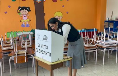 elecciones-ecuador-veronica-abad-la-democracia-esta-atentada