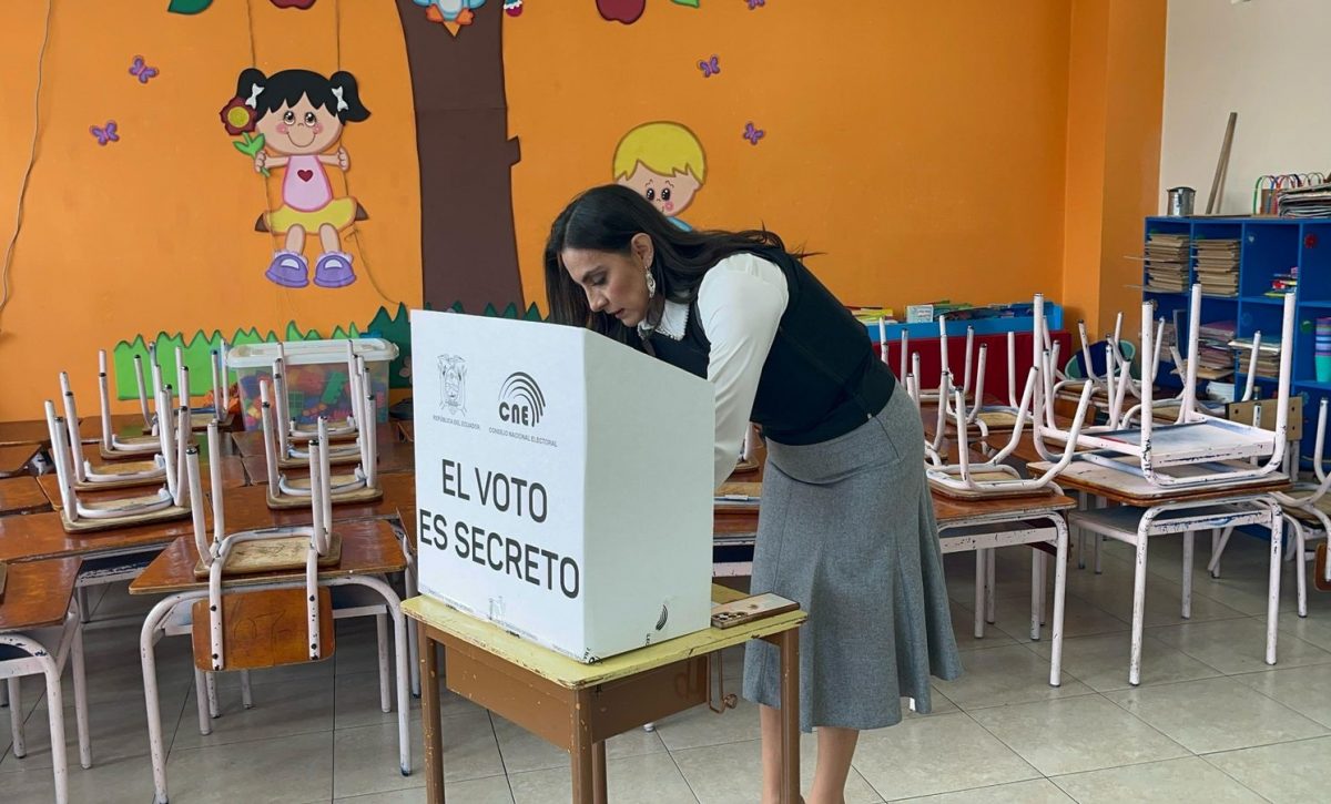 elecciones-ecuador-veronica-abad-la-democracia-esta-atentada