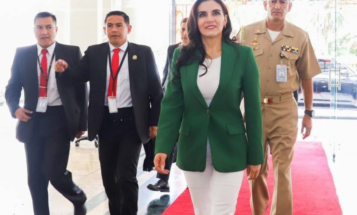 en-las-proximas-horas-veronica-abad-se-quedara-sin-seguridad-militar-que-brinda-la-presidencia-de-la-republica-del-ecuador