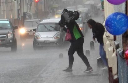 este-viernes-27-de-septiembre-se-reporta-la-presencia-de-fuertes-lluvias-acompanadas-tambien-de-tormentas-electricas