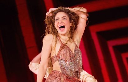 farandula-rendiran-homenaje-a-shakira-con-un-museo-inmersivo-sobre-su-vida-y-carrera-e1742428233489-1