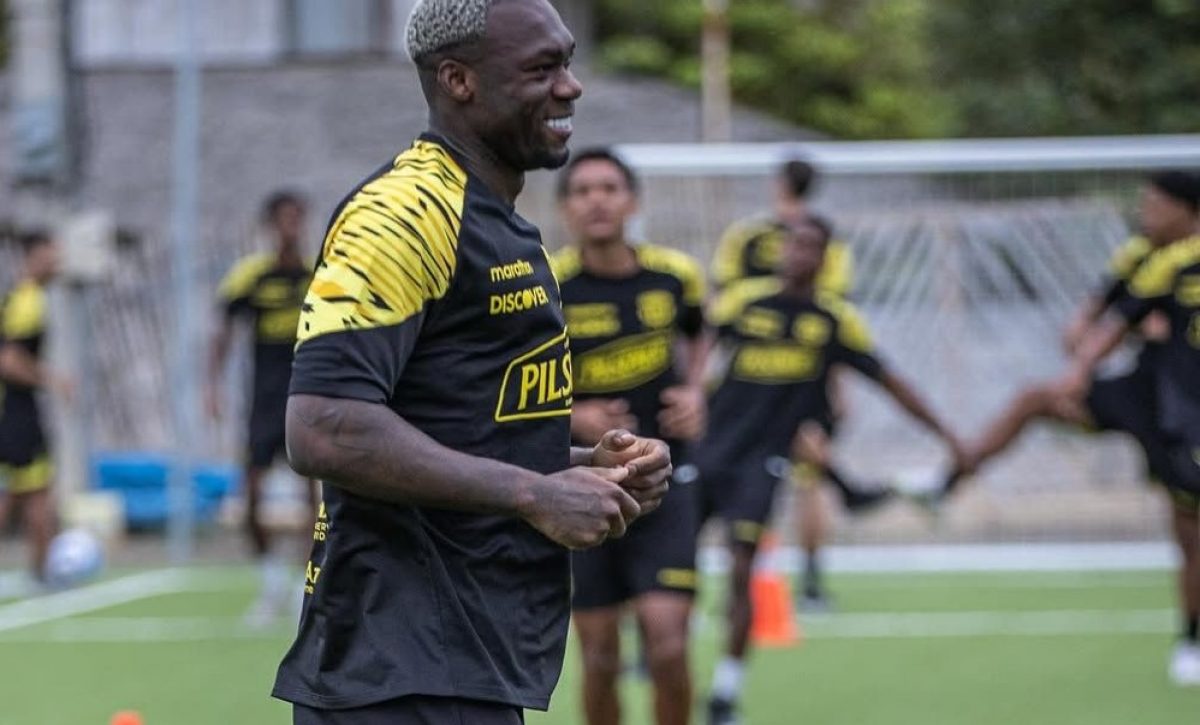 felipe-caicedo-delantero-ecuatoriano-ya-trabaja-en-barcelona-sc-bajo-la-direccion-tecnica-de-segundo-alejandro-castillo-copia