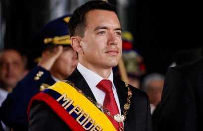 FOTO ARCHIVO: El presidente de Ecuador, Daniel Noboa, se dirige a los legisladores en Quito