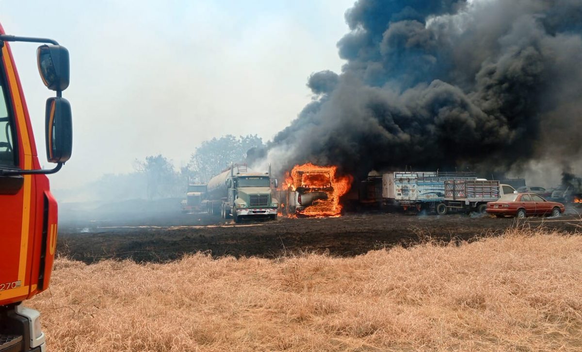 guayaquil-quema-de-maleza-provoca-un-incendio-forestal