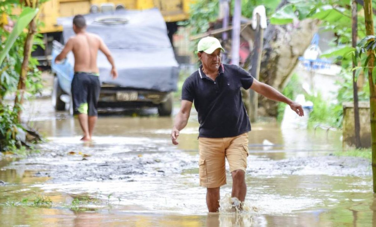 imagen-2024022193611-chone-inundaciones-lluv-1395898-20240226221628