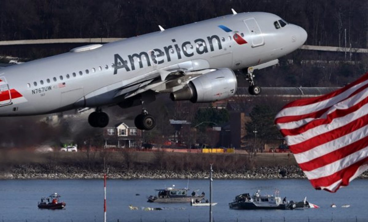 PLANE CRASH REAGAN NATIONAL AIRPORT