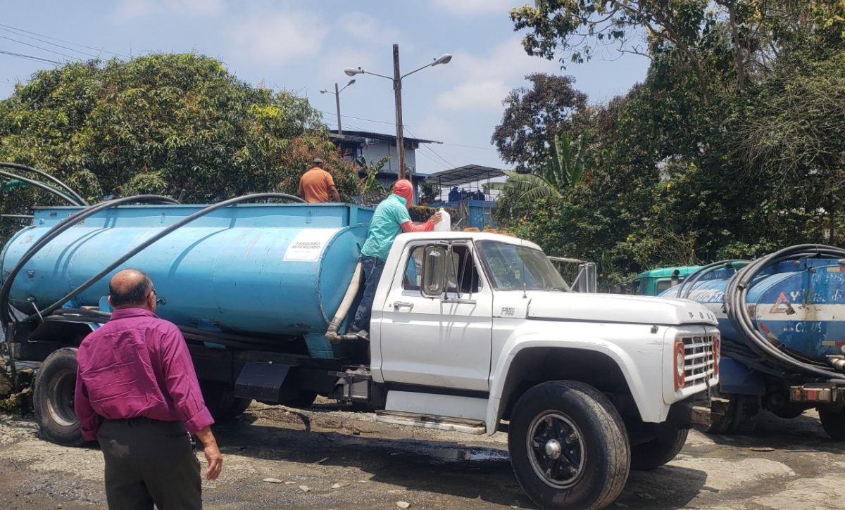 jipijapa-tanqueros-violan-el-precio-oficial-del-agua-potable
