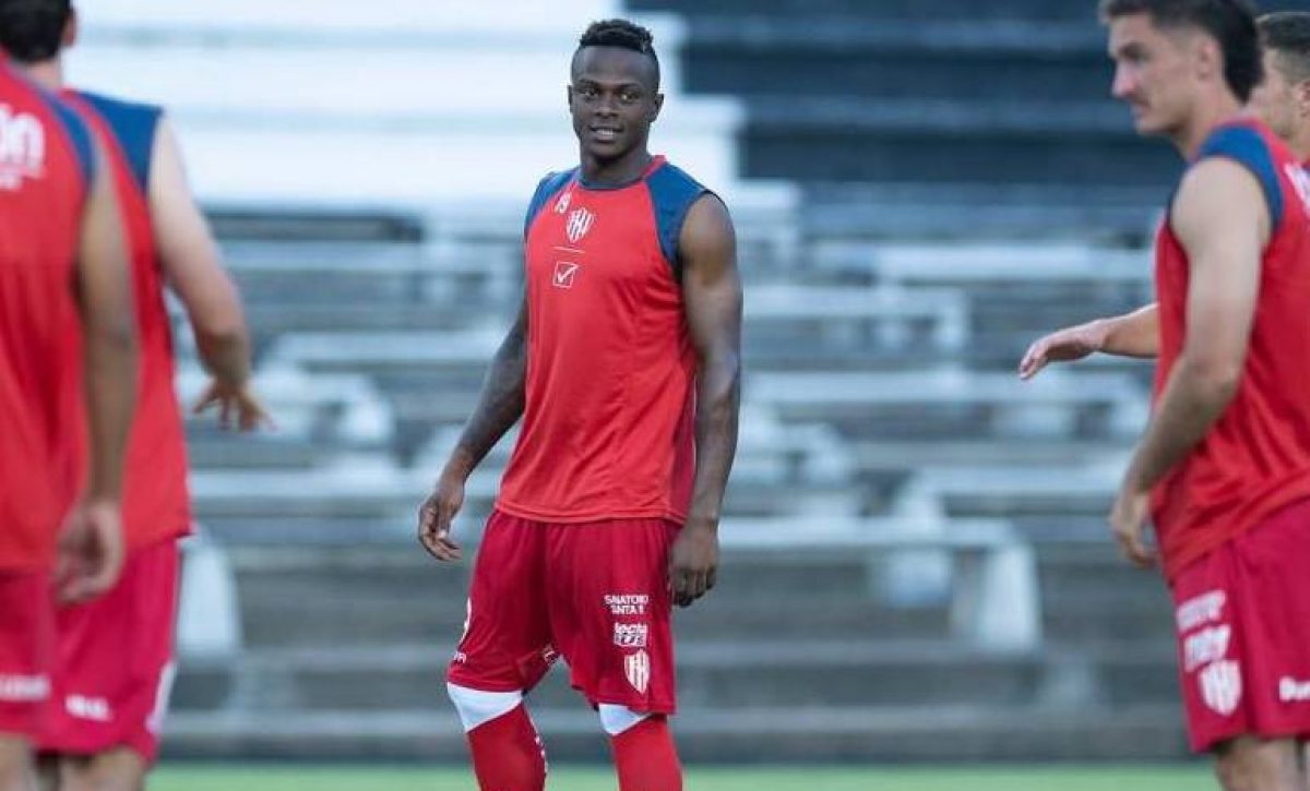 jose-angulo-sufre-dura-lesion-en-su-debut-oficial-con-union-de-santa-fe