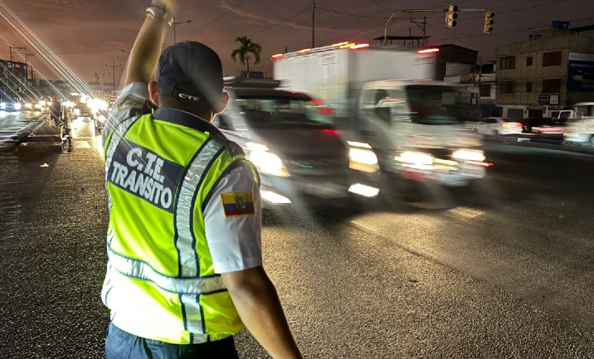 la-comision-de-transito-del-ecuador-cte-tiene-en-la-mira-e-investiga-a-catorce-de-sus-miembros-del-area-operativa