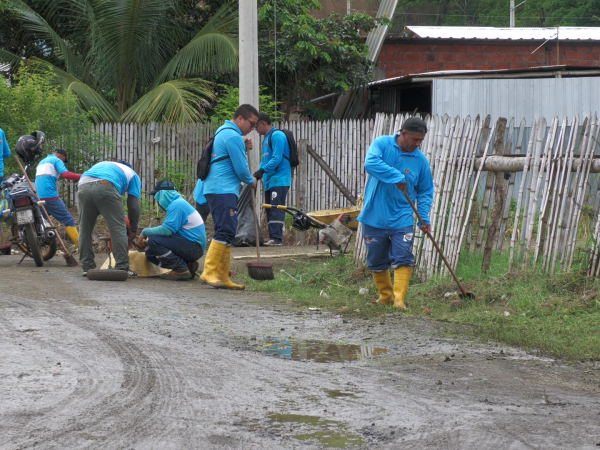 la-direccion-municipal-de-higiene-y-aseo-mantiene-brigadas-de-limpieza-en-los-barrios-de-portoviejo-1