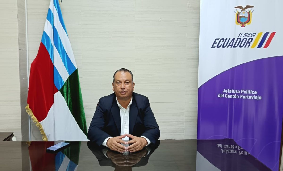 la-jefatura-politica-de-portoviejo-trabaja-en-favor-de-las-clases-mas-afectadas-por-el-fuerte-invierno