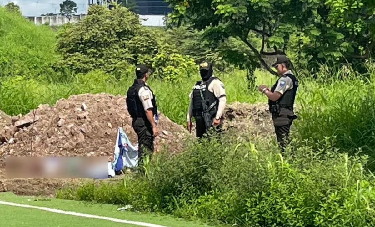 la-mujer-asesinada-tenia-tenido-el-cabello-de-color-naranja-ocurrio-en-el-mismo-lugar-donde-hubo-una-masacre-en-guayaquil
