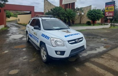 la-pareja-a-la-que-encontraron-si-vida-dentro-del-motel-se-movilizabvan-en-un-auto-nissan-sentra-de-color-gris