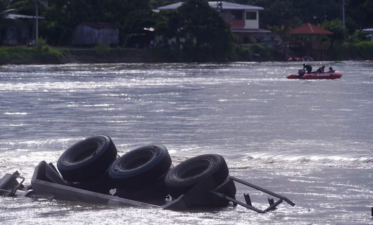 las-autoridades-ya-tienen-una-hipotesis-como-causa-del-desplome-del-puente-gonzalo-icaza-cornejo-en-daule-provincia-del-guayas