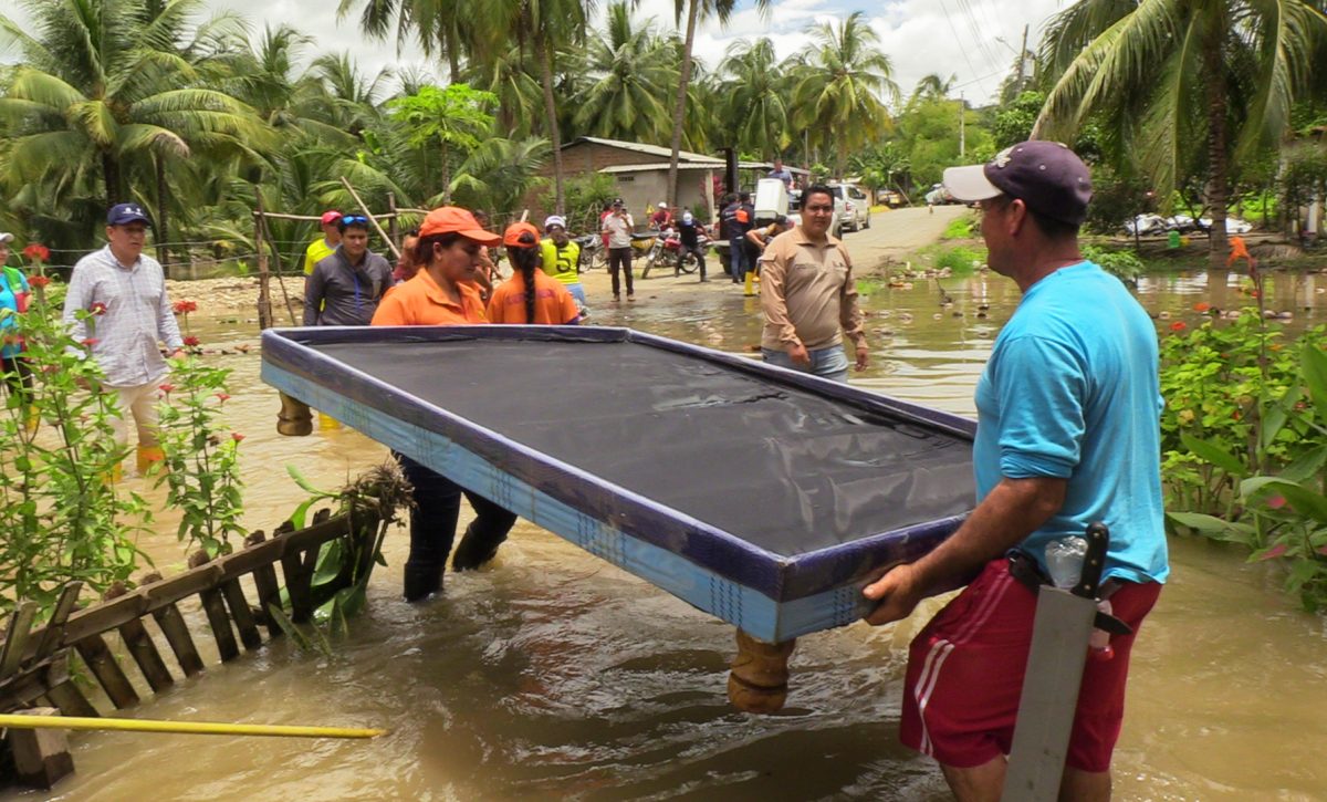 las-fuertes-lluvias-han-afectado-a-mas-de-1-500-familias-en-portoviejo