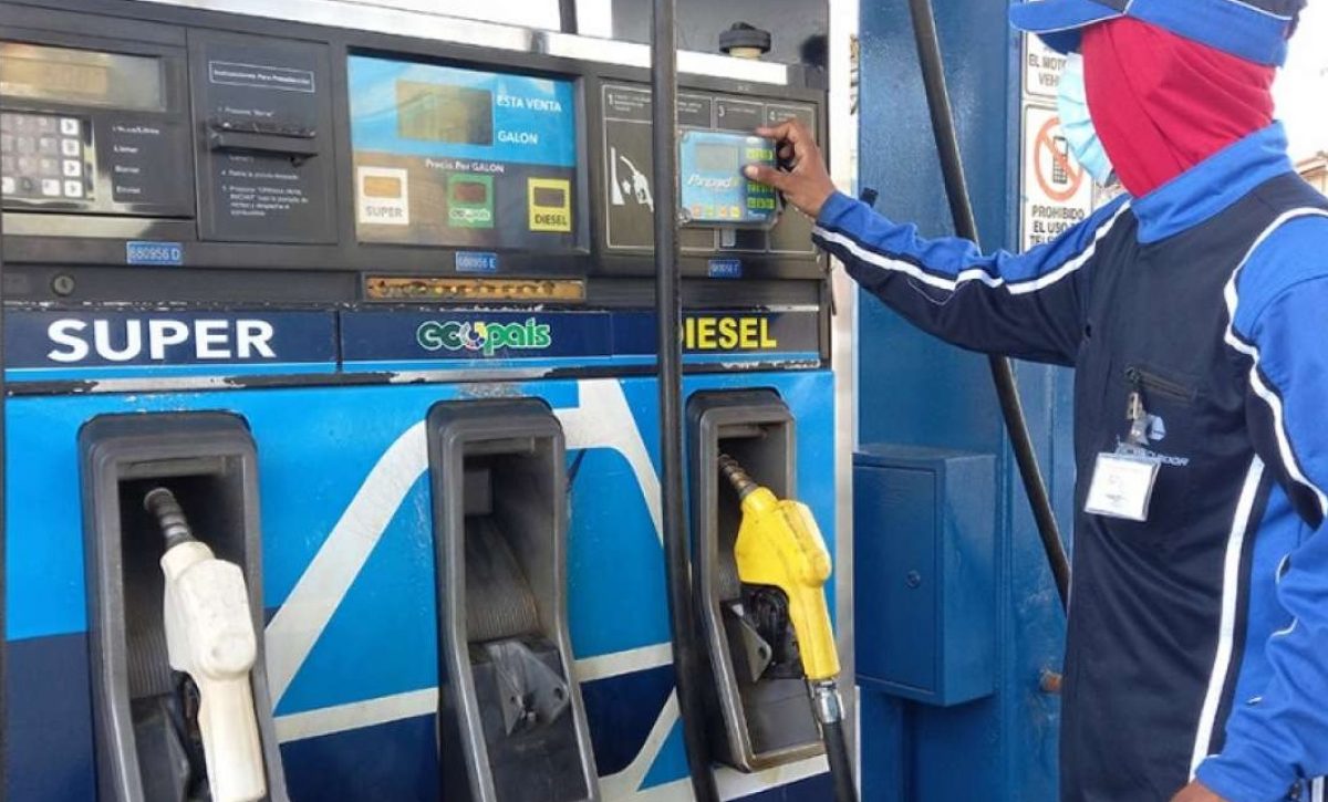 las-gasolinas-ecopais-extra-y-super-bajaran-sus-precio-desde-este-sabado-12-de-octubre-del-2024-en-todo-el-ecuador