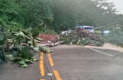 las-lluvias-en-manabi-han-generado-varios-deslizamientos-de-tierra-bloqueando-temporalmente-la-via-flavio-alfaro-el-carmen