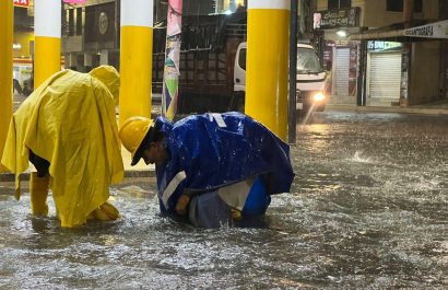 lluvias-en-al-menos-seis-cantones-de-manabi-en-chone-hay-agua-acumulada-en-calles