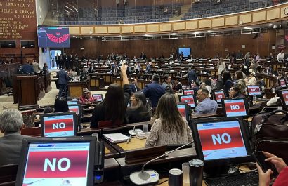 los-asambleistas-de-ecuador-buscan-mediante-una-ley-que-no-hayan-los-conocidos-camisetazos-dentro-de-sus-bancadas