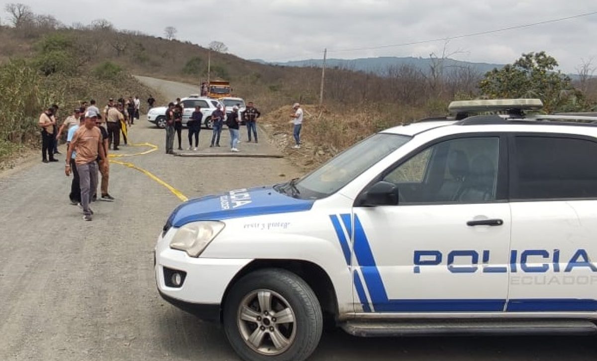 los-tres-cadaveres-hallados-en-estado-de-descomposicion-en-la-via-manta-rocafuerte-han-sido-identificados