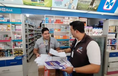 manabi-arcsa-capacita-a-900-empleados-de-farmacias-sobre-medicamentos-falsificados-1