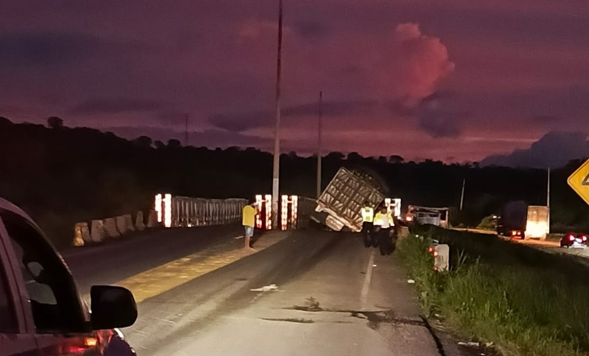 manabi-cae-plancha-del-puente-provisional-de-quimis-en-la-via-la-pila-jipijapa