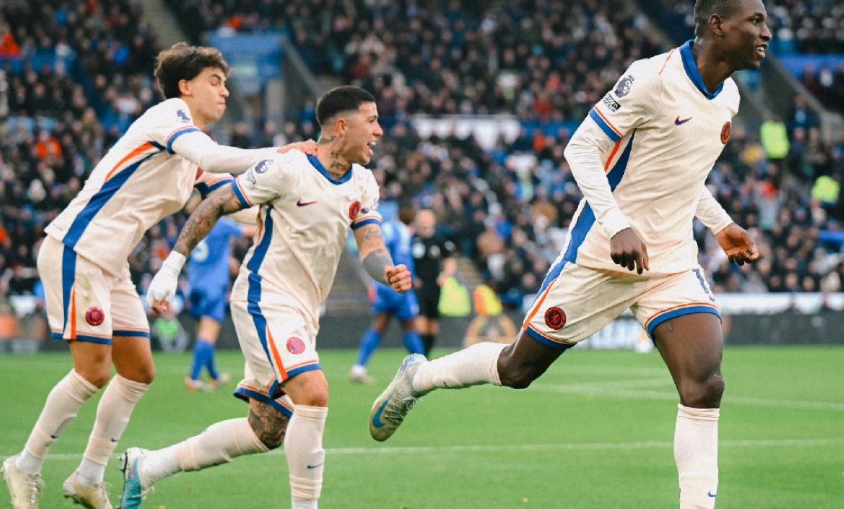moises-caicedo-practicamente-se-bajo-del-avion-entreno-dos-dias-con-el-chelsea-y-jugo-de-titular-ante-el-leicester-city