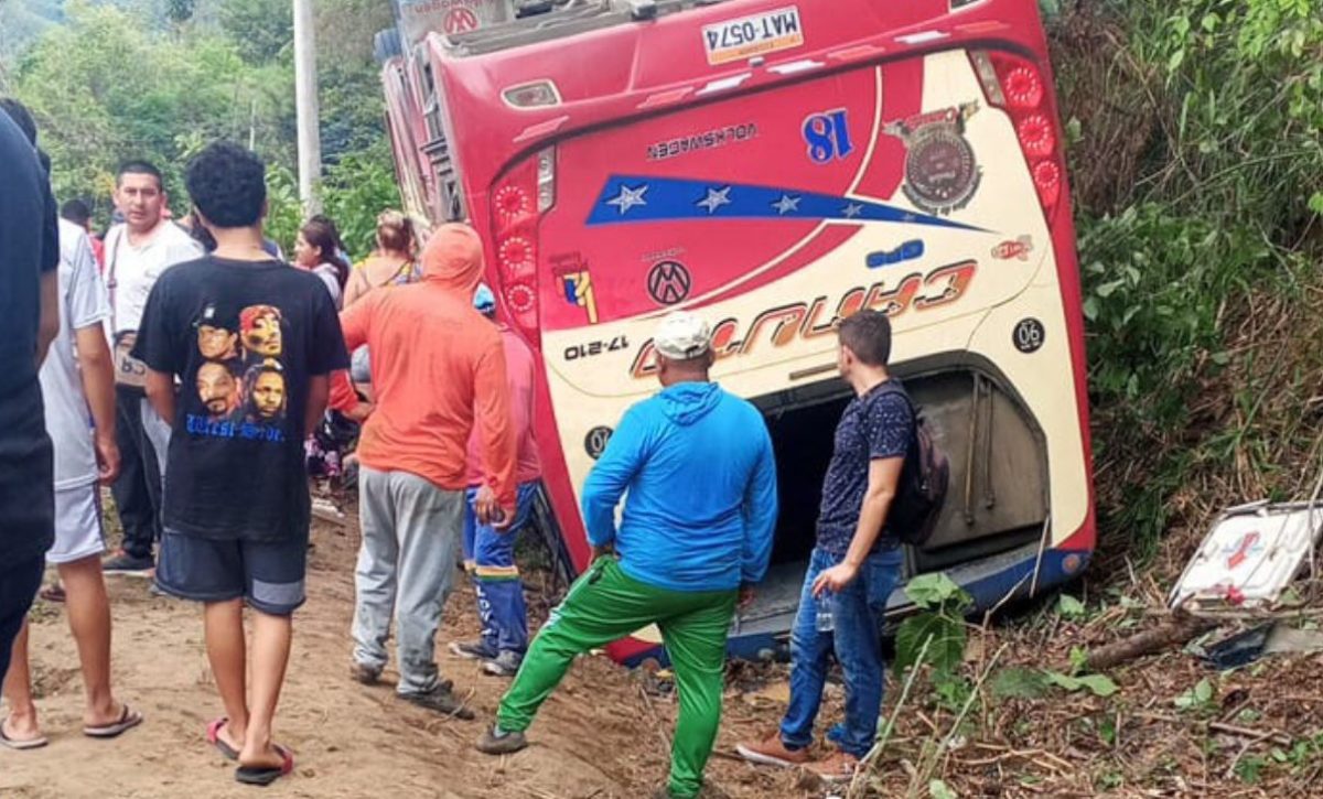 muertos-y-heridos-deja-un-accidente-de-transito-en-junin-manabi-2