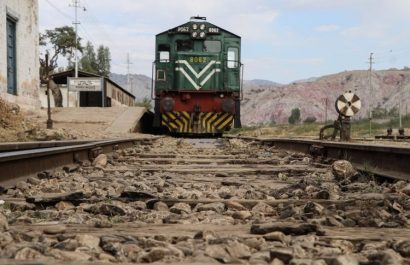mundo-mueren-33-insurgentes-y-28-militares-tras-secuestro-de-tren-en-pakistan