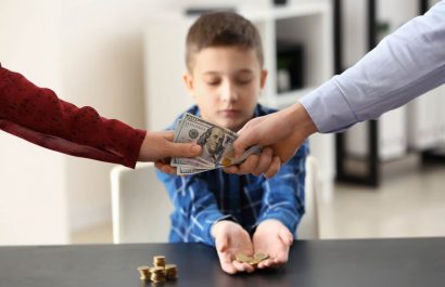 padres-divorcio-dinero-pension-alimentos