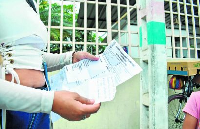 portoviejo-afiliados-al-iess-siguen-comprando-sus-medicinas