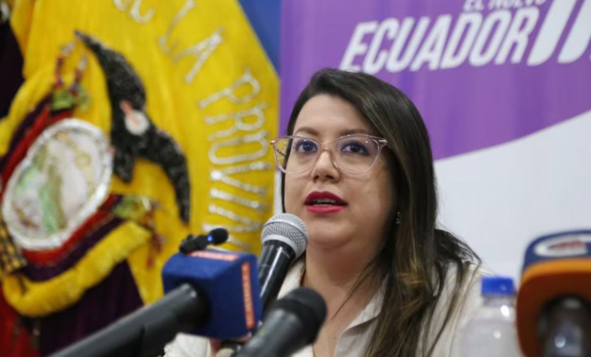 pudiendo-humillar-publicamente-al-regimen-decido-no-hacerlo-andrea-arrobo-exministra-de-energia