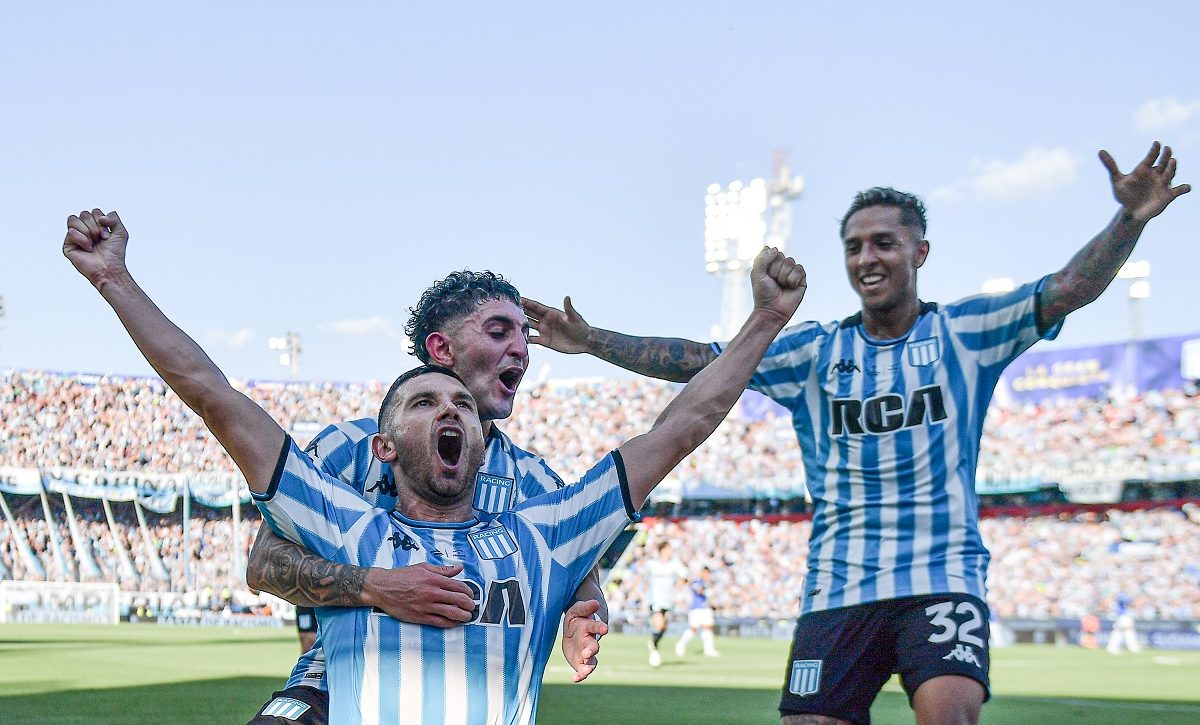 racing-de-argentina-se-corono-como-el-ganador-de-la-copa-sudamericana-tras-vender-a-cruzaeiro-de-brasil-el-encuentro-se-disputo-en-el-estadio-la-nueva-olla