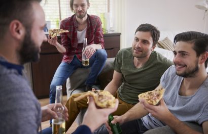 Pizza and beers- perfect idea for men's meeting