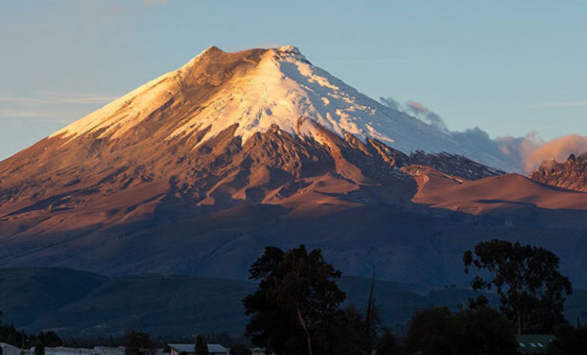 riesgo-de-avalancha-en-el-volcan-chimborazo-pone-en-peligro-a-turistas-en-el-feriado-de-carnaval