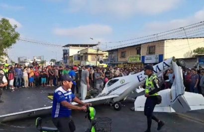 santa-elena-asi-fue-la-caida-de-una-avioneta-en-la-libertad