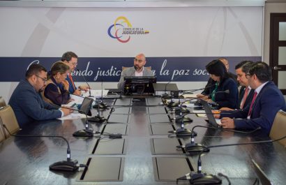un-juez-de-santo-domingo-de-los-tsachilas-recibio-la-notificacion-de-su-destitucion-por-parte-del-consejo-de-la-judicatura-cj