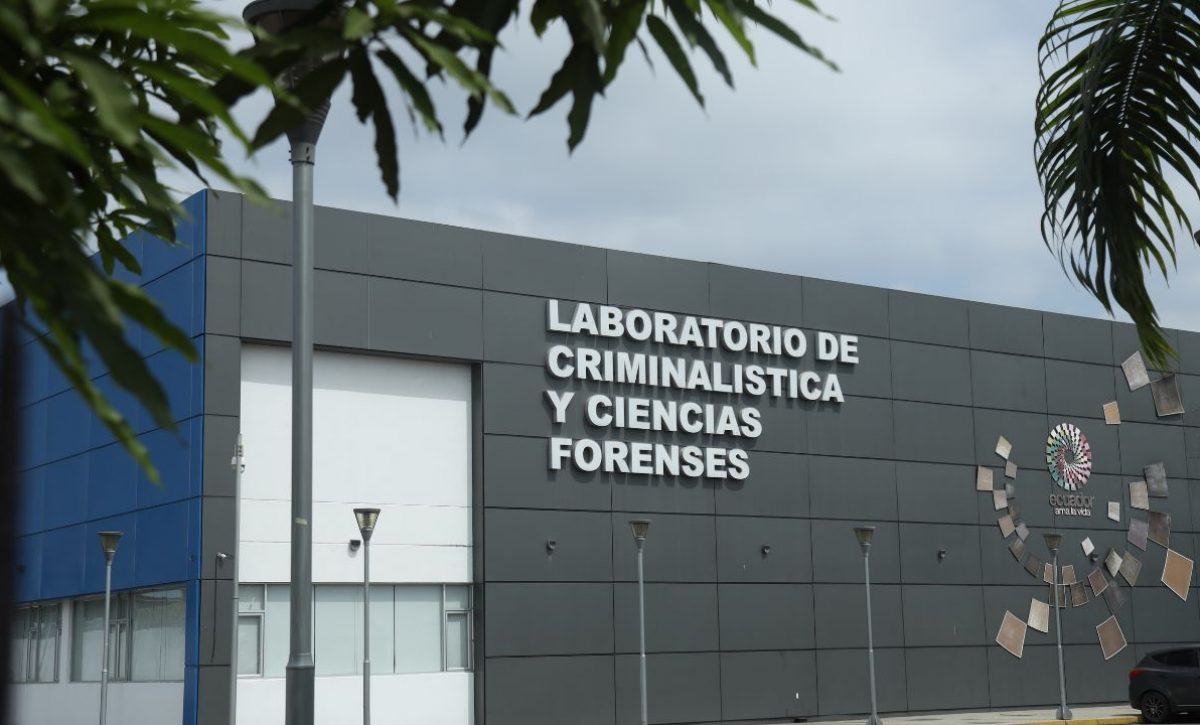 un-policia-mato-a-su-esposa-y-luego-se-suicido-sucedio-en-urdesa-guayaquil